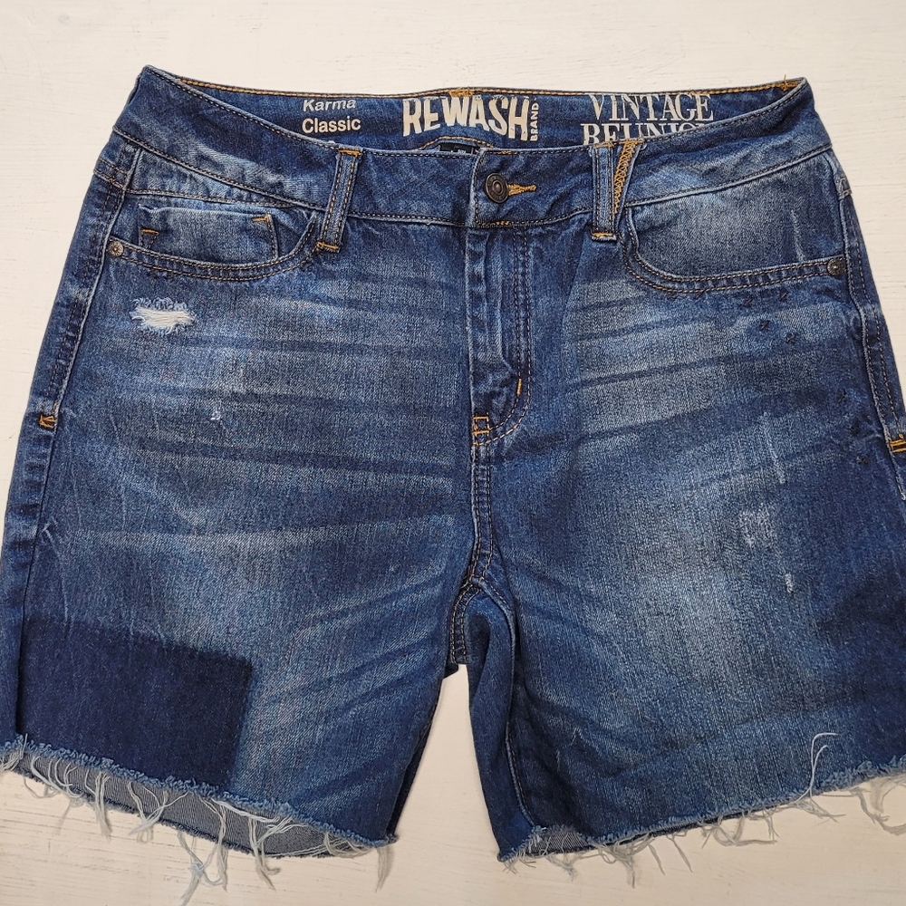 REWASH Vintage Reunion 11 juniors cut off  distressed jean shorts